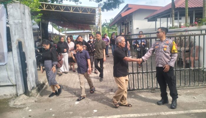 Polisi Siaga, Ibadah Jumat Agung di Wilayah Manggala Berlangsung Kondusif