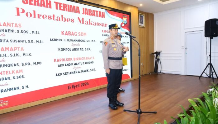 Kapolrestabes Makassar Pimpin Sertijab Sejumlah Pejabat Utama dan Kapolsek Jajaran