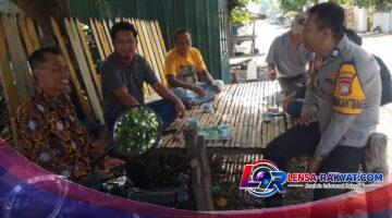 Bhabinkamtibmas Desa Baraya Sambangi Warga, Ajak Jaga Keamanan Bersama