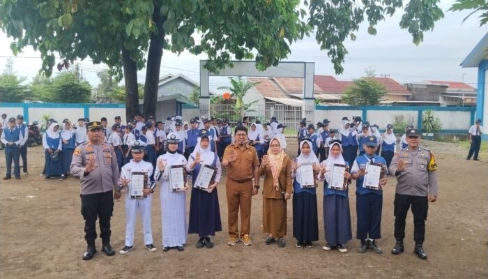 Police Goes To School, Waka Polsek Tamalate Pembina Upacara di SMPN