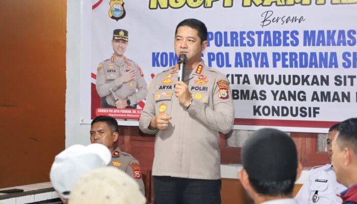 Kapolrestabes Makassar Ajak Warga Mariso Perkuat Pengawasan Anak Lewat Ngopi Kamtibmas
