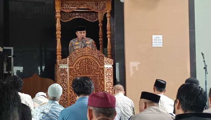 Kapolsek Ujung Pandang Safari Jumat di Masjid Al Aqsha, Ajak Warga Jaga Kamtibmas