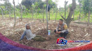 Jaga Keamanan Desa, Bhabinkamtibmas Aipda Sudarsono Sambang Warga di Dusun Bungung Carammeng