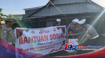 Polres Jeneponto Salurkan Bansos di Empoang, Wujud Peduli HUT Bhayangkara ke-80