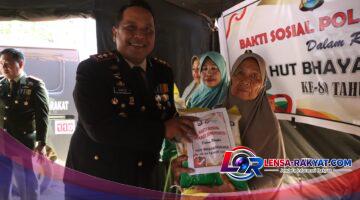 Polres Jeneponto Gelar Bakti Sosial di HUT Bhayangkara ke-80, Bagikan Beras Gratis ke Warga