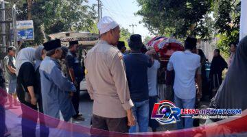 Disela Kegiatan Melayat Warga Yang Berduka, Bhabinkamtibmas Ingatkan Warga soal Bahaya Kebakaran